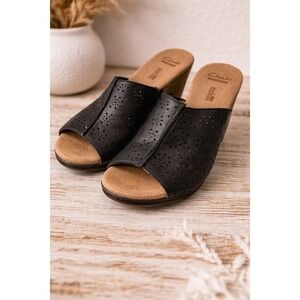 Clarks Collection Black Leather Perforated Wedge Sandals Cushion Soft Womens 10M